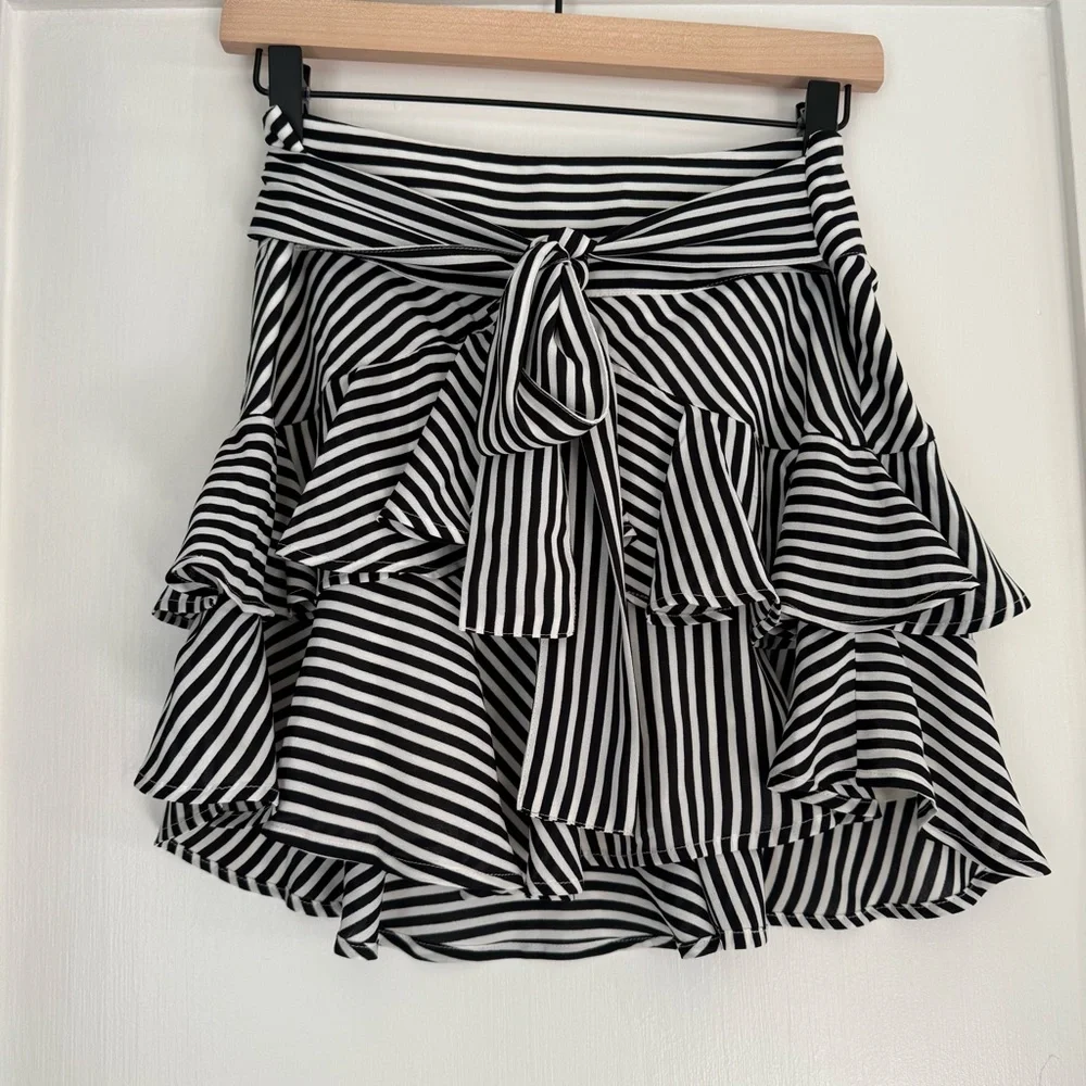 Express Black and White Striped‎ Ruffle Mini Skirt with adjustable tie Y2K style